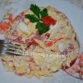 Salata od rakova s ​​rajčicom i sirom: korak po korak recept