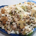 Salata sa dimljenom piletinom i gljivama