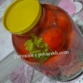 Slane rajčice za zimu u bankama sa hladnim putem