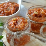 Adzhika iz tikvice sa paradajz paste receptom sa fotografijama