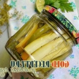 Raznoliki zimi. Recept je različit za zimu iz tikvica, pasulja i paprike šparoge