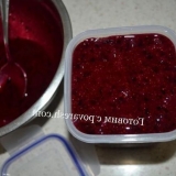 Crna ribizla sa šećerom bez kuhanja: recept za zimu za zamrzivač i hladnjak