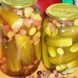 Kuhanje krastavaca sa gooseberry bez sirćeta