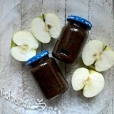 Jabuka pire za novorođenčad svježe jabuke i šljiva