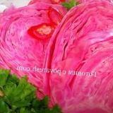 Gruzijski kupus s repom brzog priprema sa sirćetom u loncu