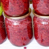 Brusnica se utrljala šećerom