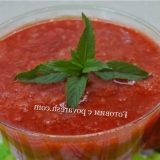 Strawberry je letio šećerom zimi bez kuhanja u zamrzivaču