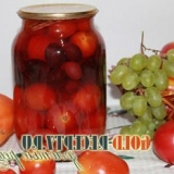 Konzervirani rajčica sa grožđem za zimu