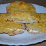 Pileća prsa sa ananasom u pećnici ispod sira