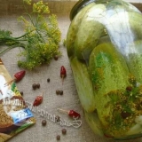 Marinirani krastavci sa koljkom i češnjakom za zimu