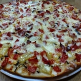 Pica s piletinom i patlidganom u mjestu