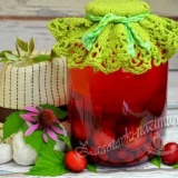 Jednostavan kompot sa alychija za zimu sa trešnjama