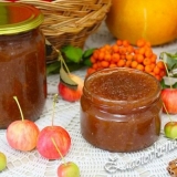 Jednostavan zastoj na recept iz jabuka kod kuće sa cimetom