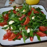 Salata s rubulom, trešnjama i mocarelom paradajz