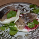 Haringa ispod krznenog kaputa u jajima (ukusna recepta punjena jaja)