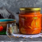 Top 5 recepti za tikvice u rajčici za zimu držite prste