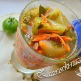 Zelena rajčica za brzu pripremu sa belim lukom