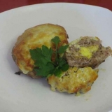 Zrazy sa omletom ispod umaka od sira