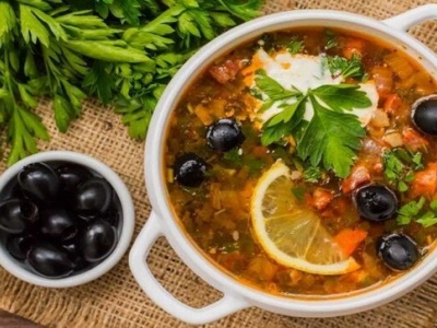 Nacionalno meso solyanka - ukusni klasični recepti