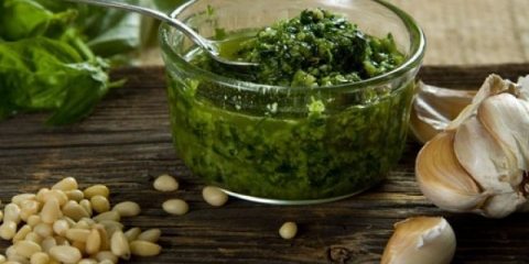 Adzhika iz peršuna recepta sa fotografijama