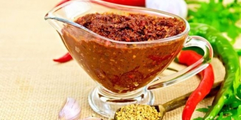 Adzhika iz rajčice i češnjak recepta sa fotografijama