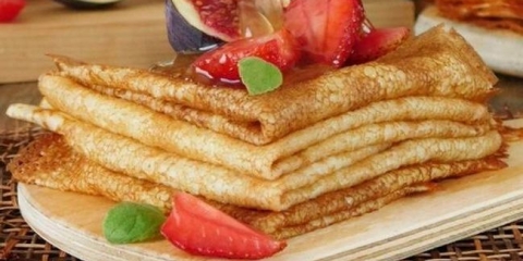 Palačinke na kefiru sa kipućom vodom - recepti tankih palačinki sa rupama