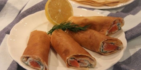 Palačinke sa crvenom ribom i sirom od vikendice - korak po korak recept