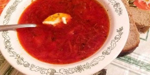Borsch sa svježim kupusom i remenom - korak po korak recept na mesnim juhom sa govedinom