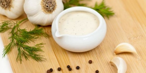 Četlo-kiselo vrhnje umak sa fotografijom sa fotografijom