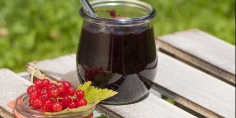 Jam razvesenjen od voća i bobica za zimu