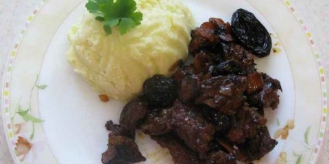 Govedina sa šljivama