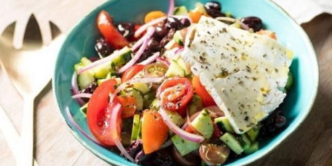 Grčka salata - 6 opcije kuhanja sa ukusnim receptima za punjenje