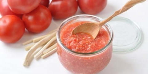 Hrenovina sa rajčicom za zimski recept sa fotografijama