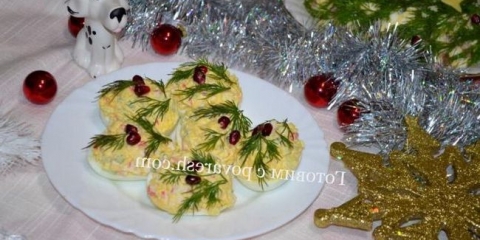 Jaja punjena štapićima rakova i sir na korak po korak s fotografijama recepta