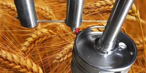 Faze proizvodnje moonshine od pivskih kegova, tikvice ili mlijeka;