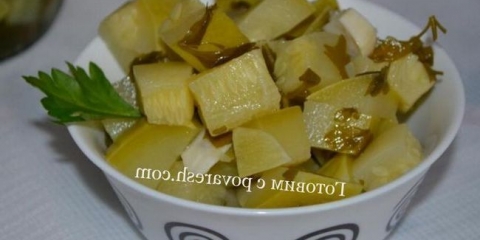 Tikvice sa peršunom i češkom češkom za zimu u litru litre sa biljnim uljem