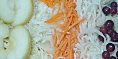 Kupus sa soerom sa jabukama