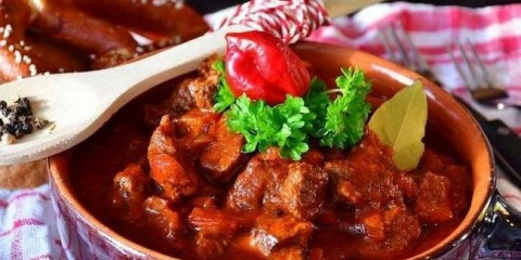 Klasični goveđi gulaš s gravurom - najbolji recepti