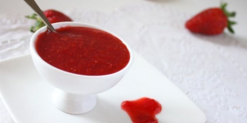 Recept sa sosom od jagoda sa fotografijom