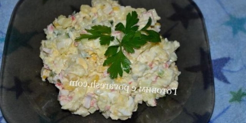 Salata od rakova sa korakom od krompira i kukuruza