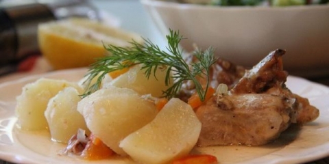 Piletina sa krompirom u rukavu - najukusniji recepti u pećnici