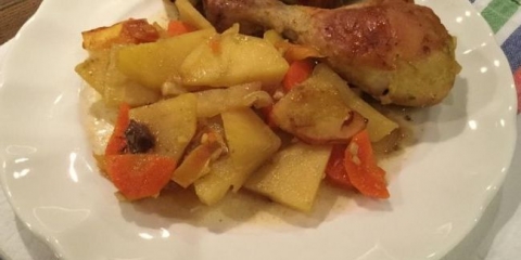 Pileća noge u rukavu sa krompirom kuhanim u rerni