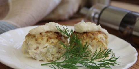 Lijeni kupus peciva s kupusom, rižom i mljevenim