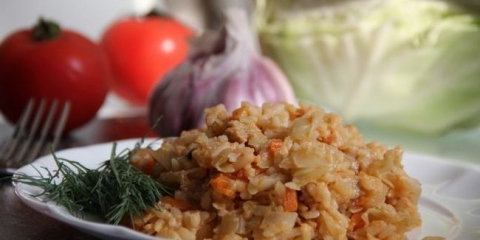 Lijeni kupus peciva s kupusom, rižom i mljevenim. Korak po korak recept: