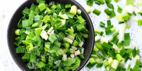 Najbolji recepti zamrzavajući zeleni češnjak za zimu