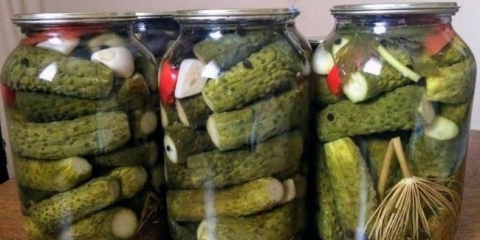 Marinirani hrskavi krastavci za zimu u bankama - pa, vrlo ukusni recepti