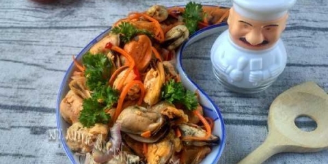 Marinirane dagnje u uljima sa povrćem kod kuće