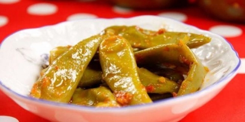 Marinirajte oštar papar sa medom i sirćetom