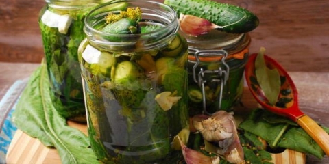 Krastavci sa jabučnim sirćetom u bankama 1 l