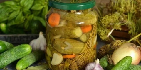 Krastavci sa sirćetom bez sterilizacije za zimu